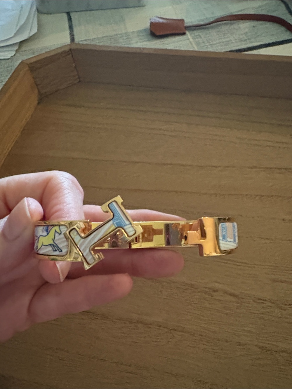 Hermes enamel PM H-clic bracelet in pastel pink, yellow and blue, rose gold - Picture 12 of 15